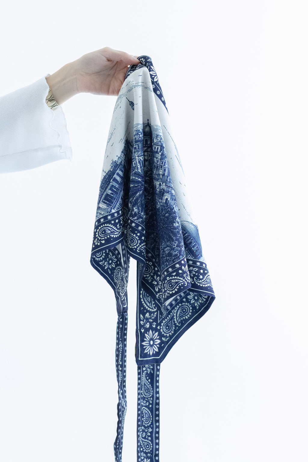 Here's Cairo - Outfit Saver Scarf Beepz