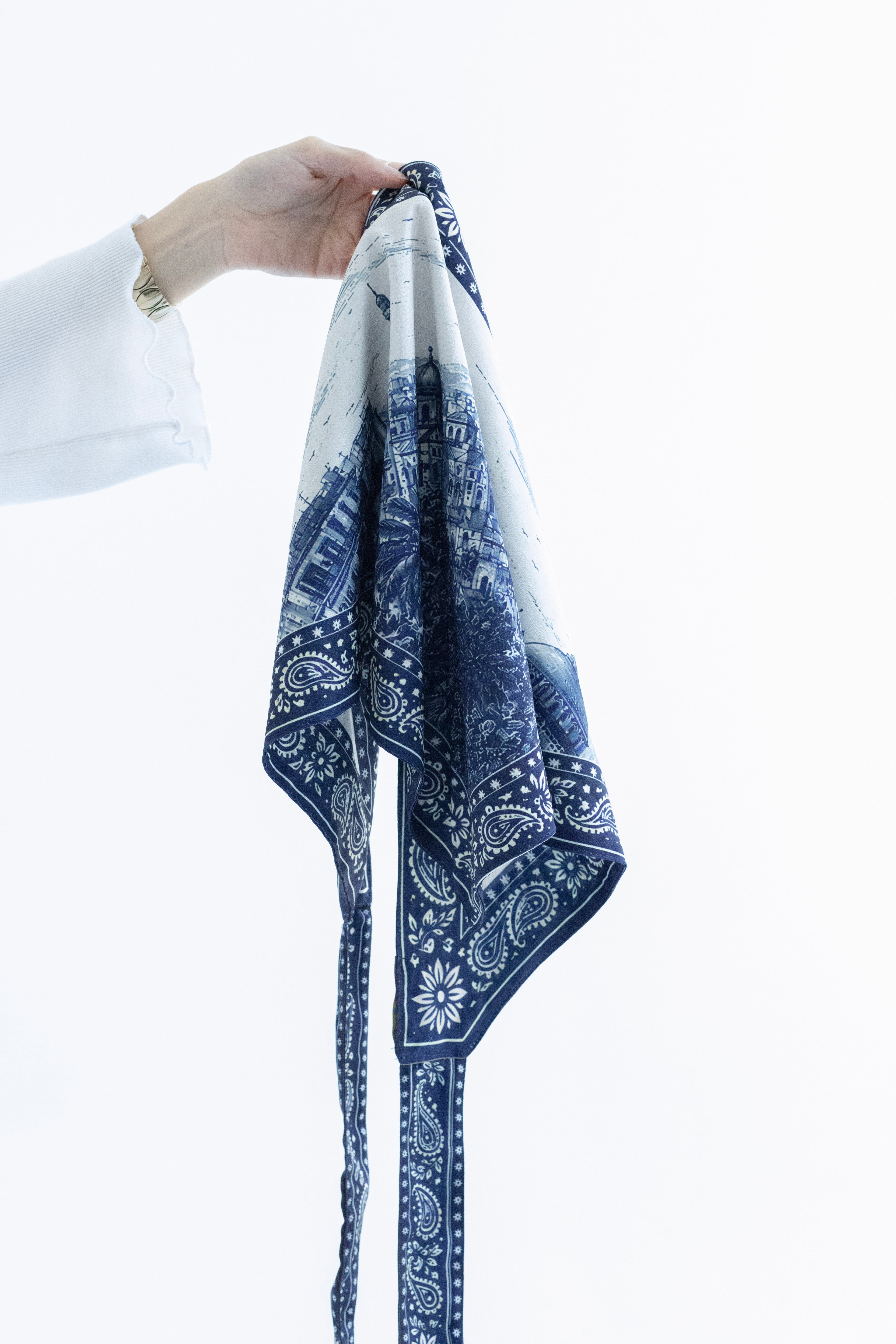 Here's Cairo - Outfit Saver Scarf Beepz