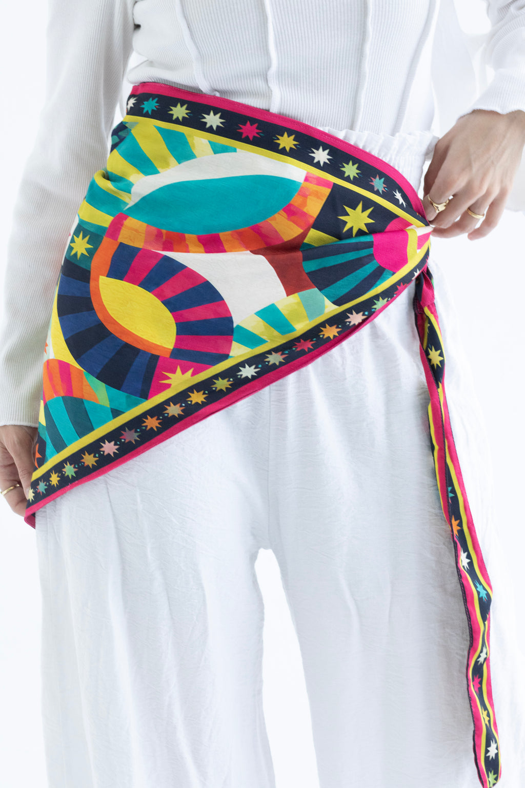 Euphoria - Outfit Saver Scarf Beepz